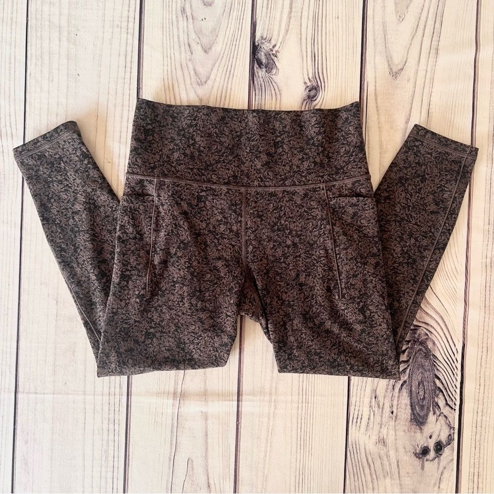 Athleta Brown & Black Patterned Salutation Stash Pocket 7/8 Leggings